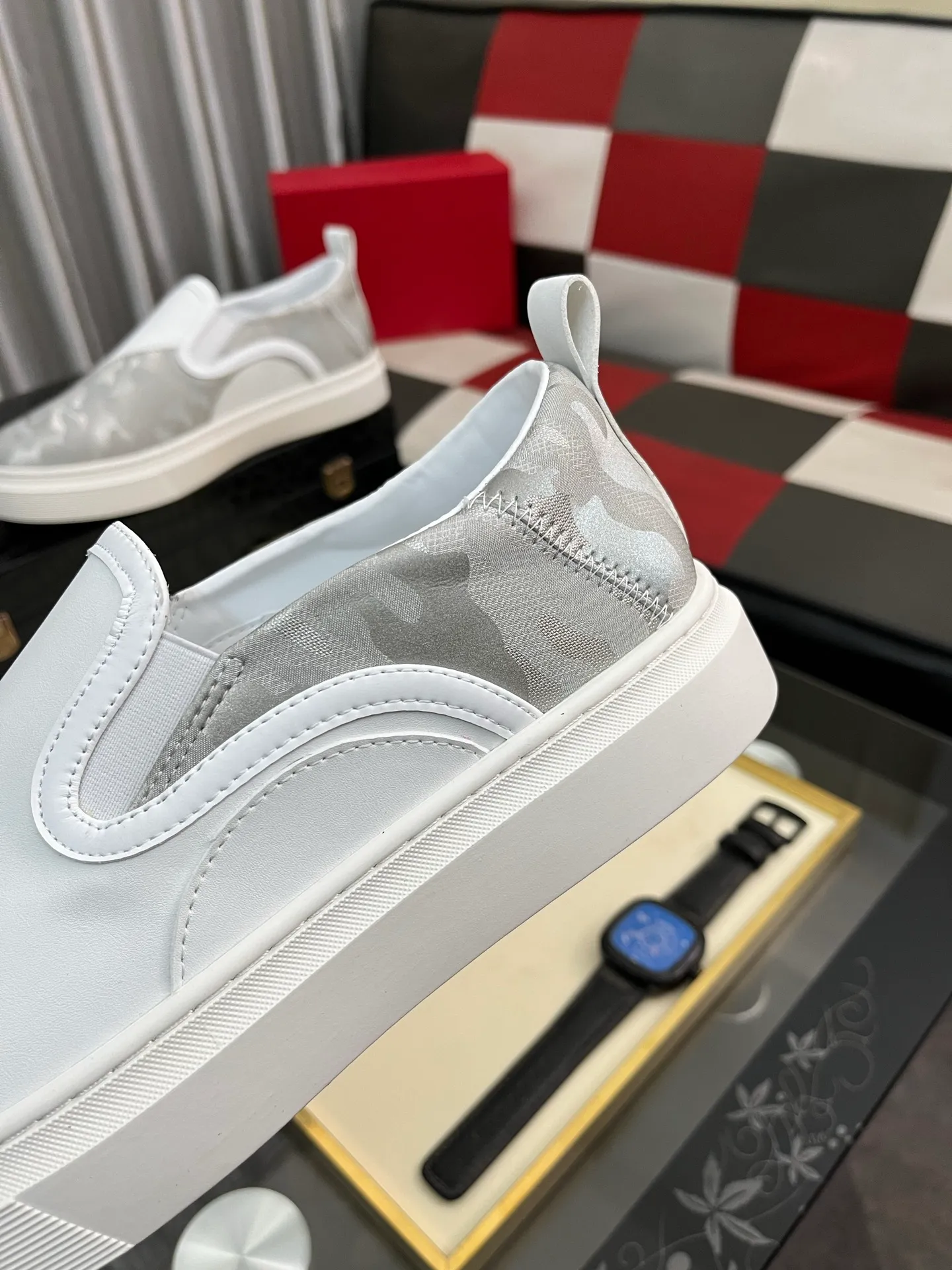 Men's shoes 💰420⌚️⌚️ VALENTINO Valentino's 2024 SS spring and summer new hot casual sports shoes, imported elastic fabric upper ➕The heel is Warren's exclusive rivet shape. The whole is very representative, the combination outsole is really easy to wear and very comfortable on the foot~, classic, comfortable and versatile! Size: 38-443️⃣Colors available